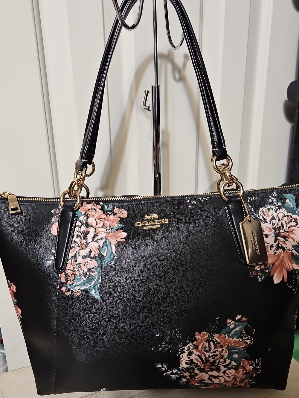 Coach NWOT Ava Floral Tote